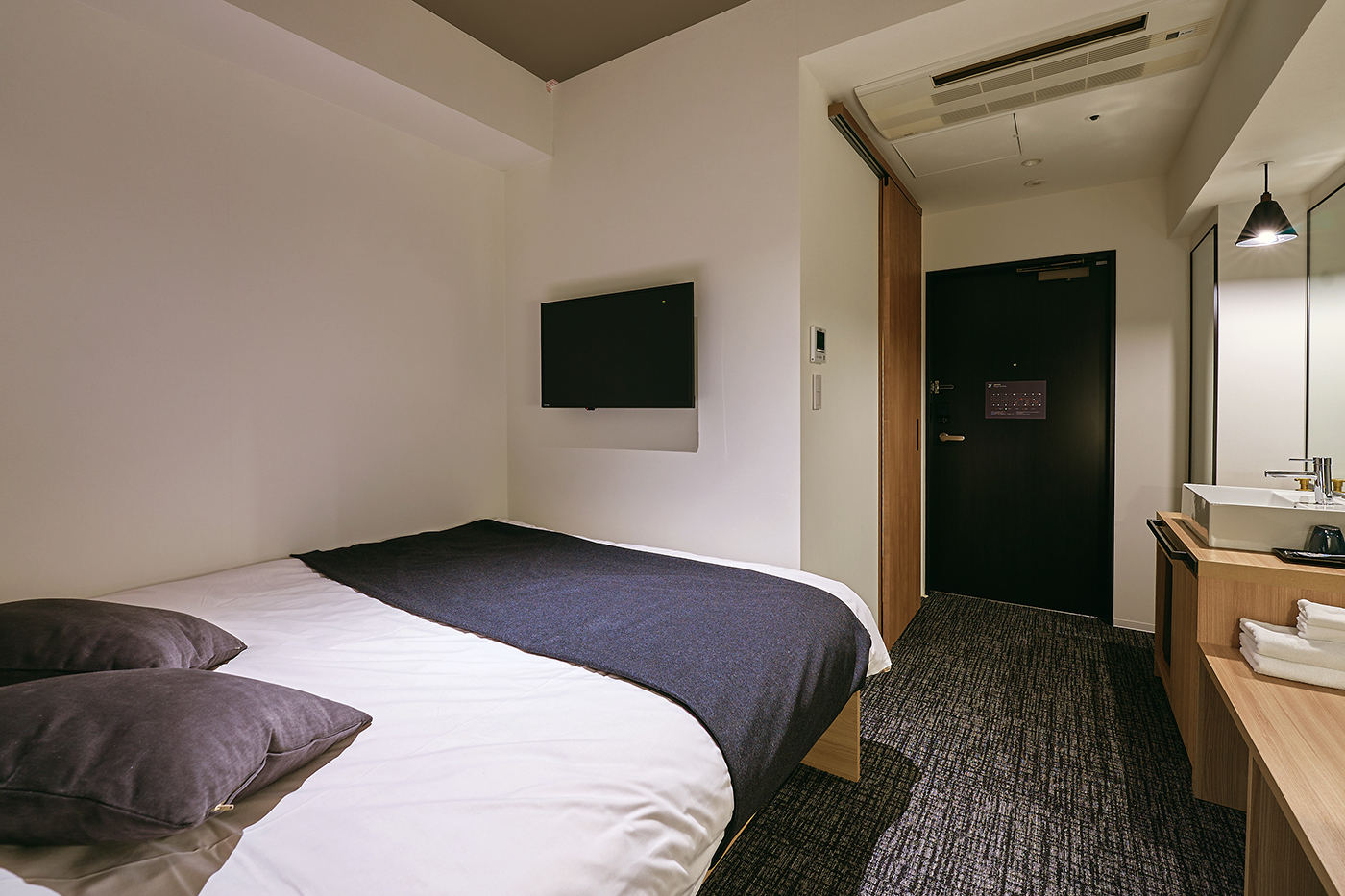 DOUBLE ROOM